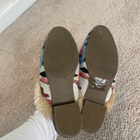 Universal Thread Geometric Patterned Colorful Fur-Lined Mules - Picture 3 of 6